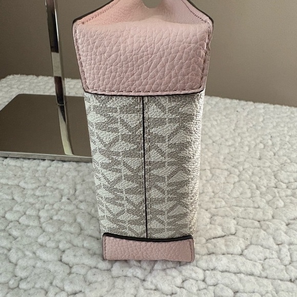 Michael Kors Cream and Pink Mini Bag - Picture 15 of 16